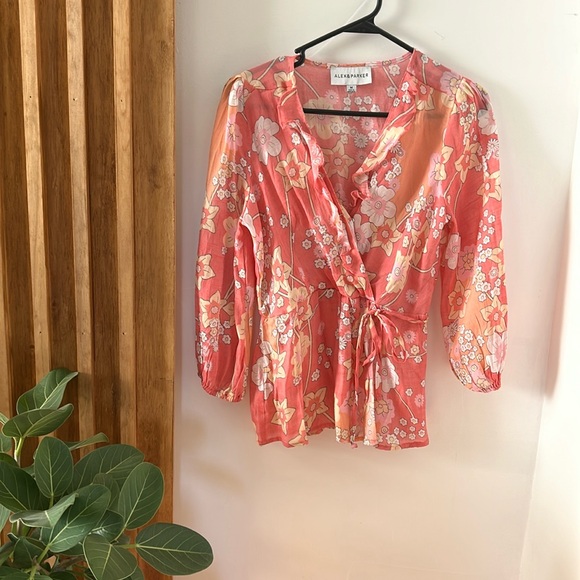 Alex and Parker Faux Wrap Floral Blouse. Size M - Picture 2 of 11
